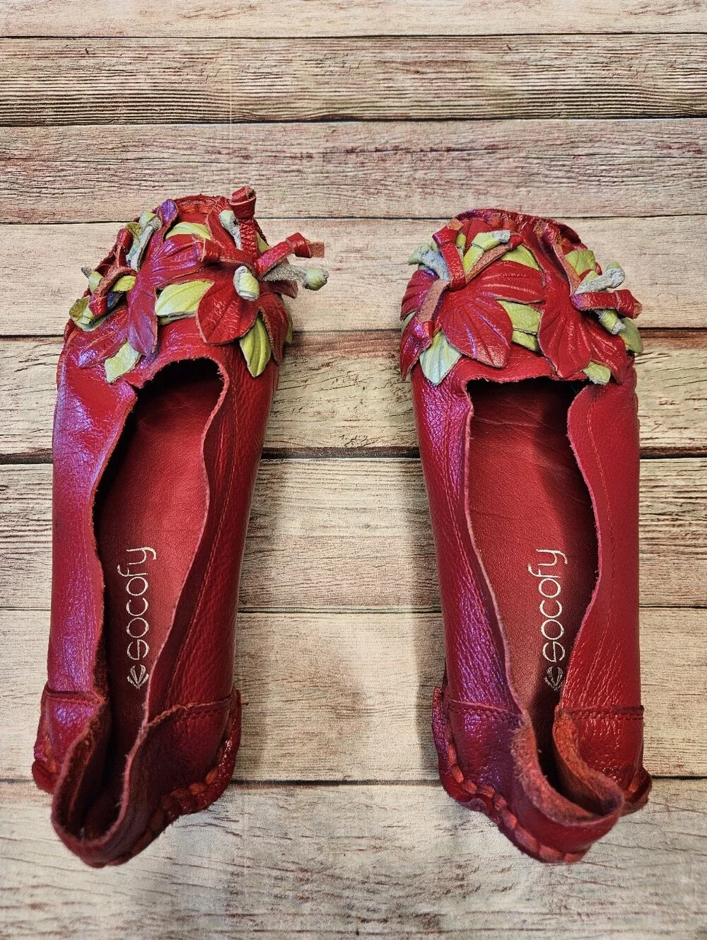 Socofy handmade red floral genuine leather slip-on loafers.
